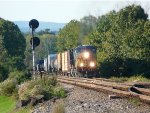 CSX Q409 powers off the siding in Blauvelt!